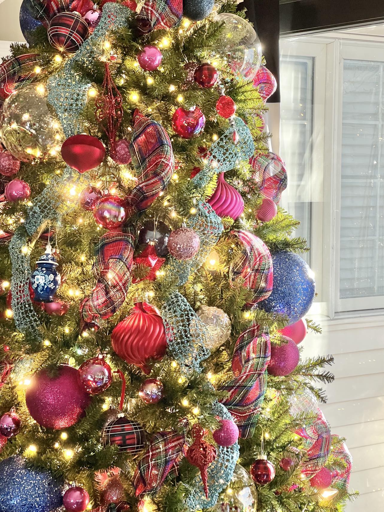 Brighten Your Holiday: Festive Christmas Color Scheme Ideas for Every Style