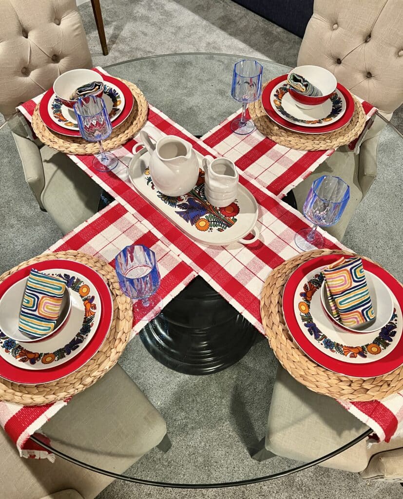 The Best Table Runner Ideas for a Round Dining Table - Sonata Home Design
