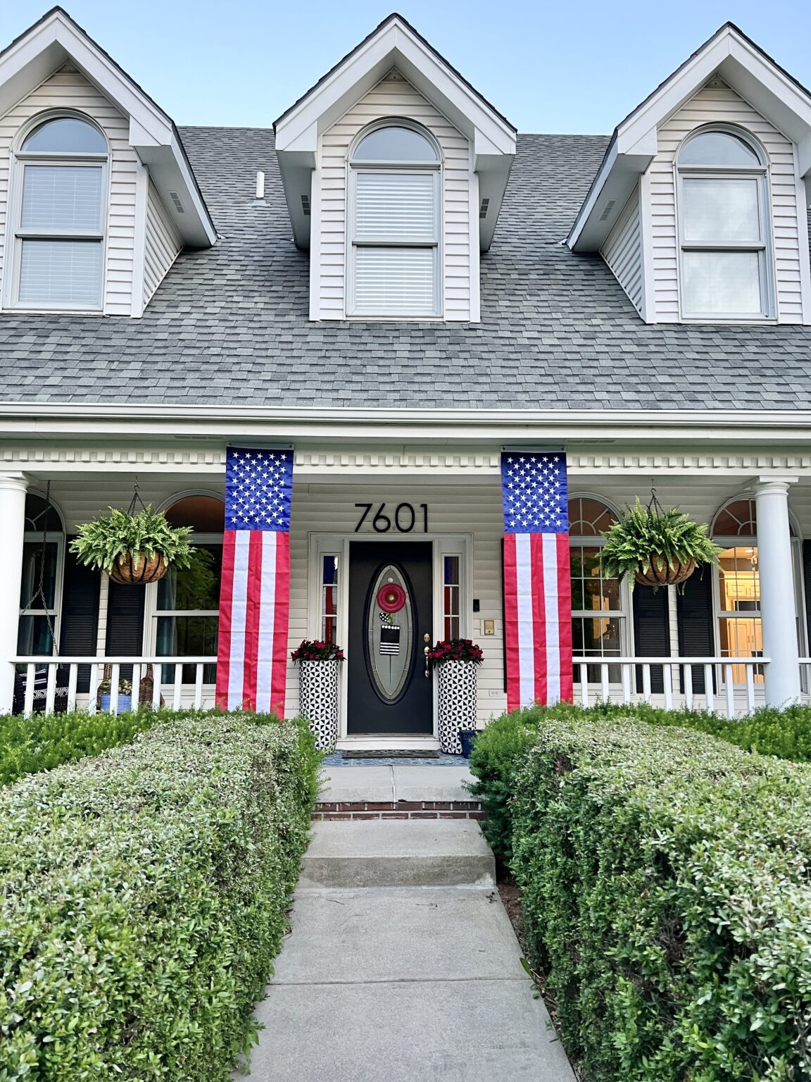 7 Simple Ways to Decorate Your Porch for July 4th - Sonata Home Design