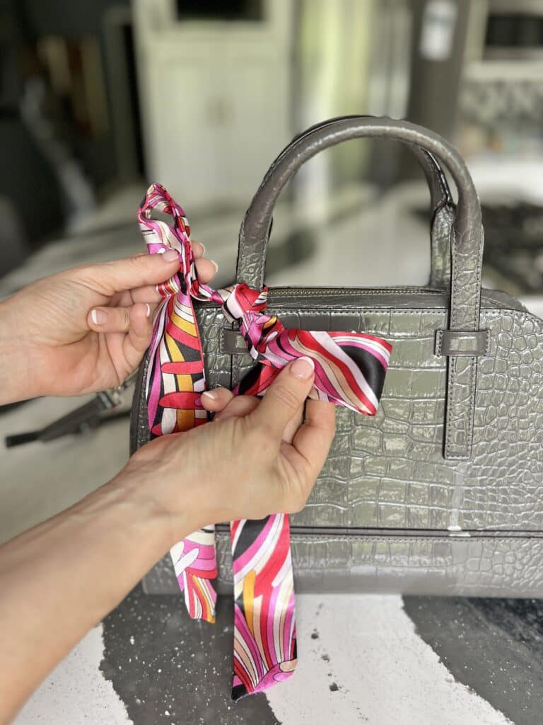 Chic Tie scarf Knot Ideas to Make Your Handbags Look Chic. How to Wrap a  Scarf Around a Handbag. 