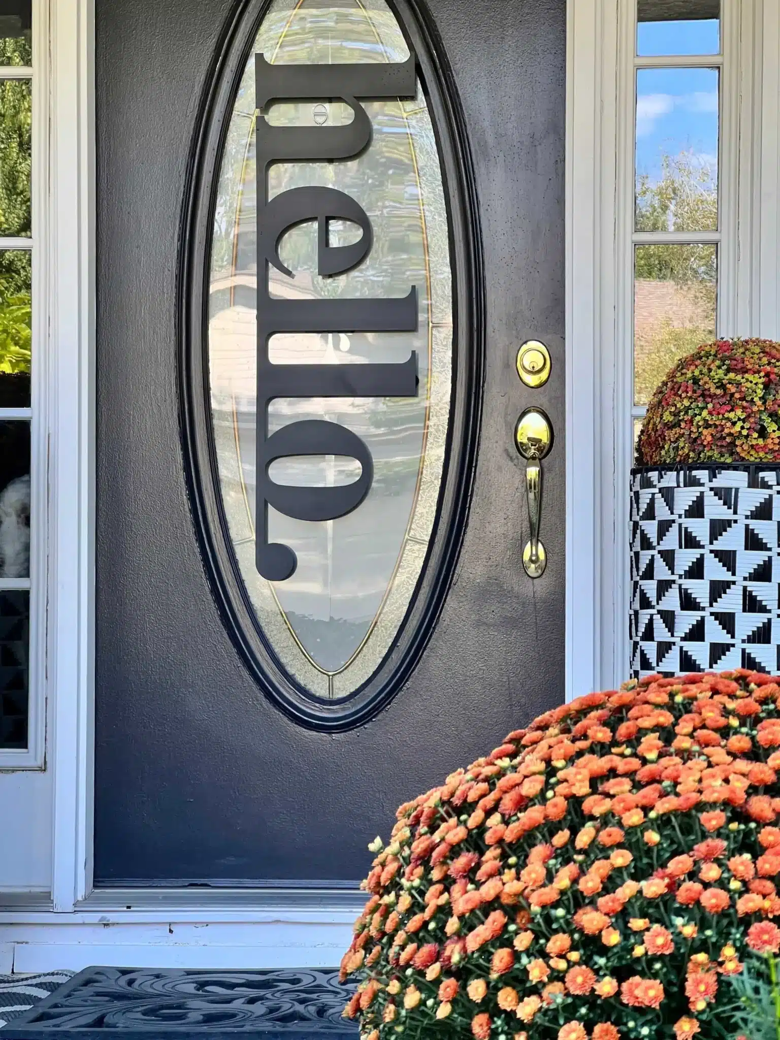Easy Fall Front Porch Decorating Ideas on a Budget