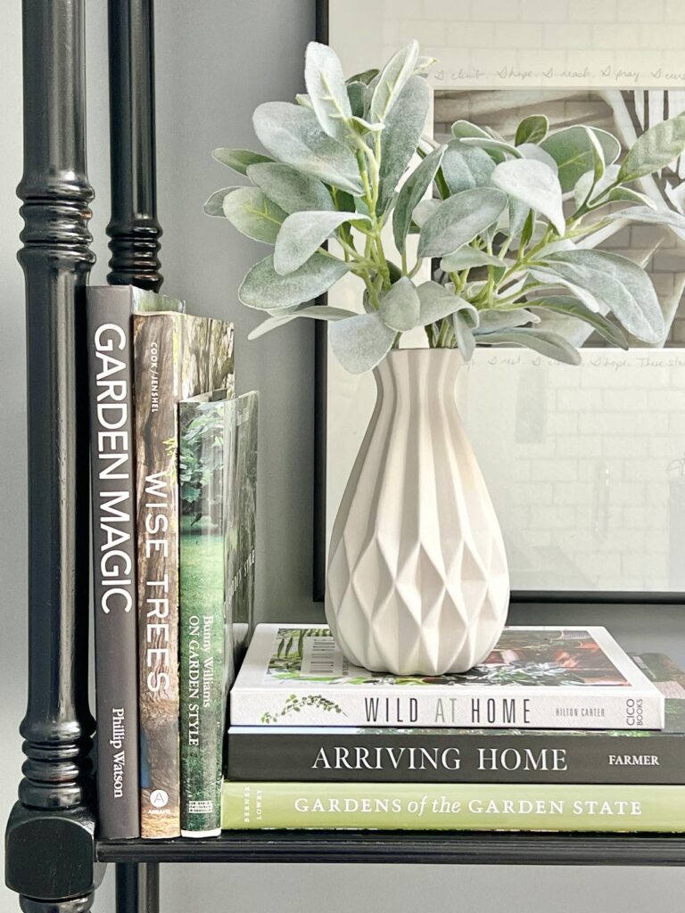 Decorating with Coffee Table Books: vertical books sitting beside horizontal books.