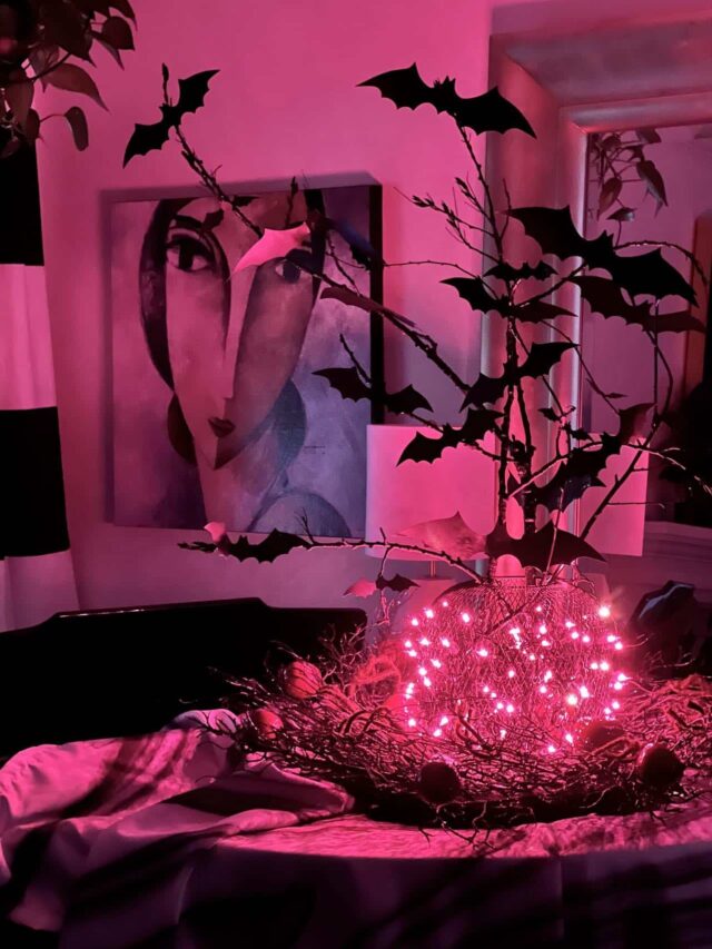 Spooky & Stylish: DIY Bat Branches Centerpiece