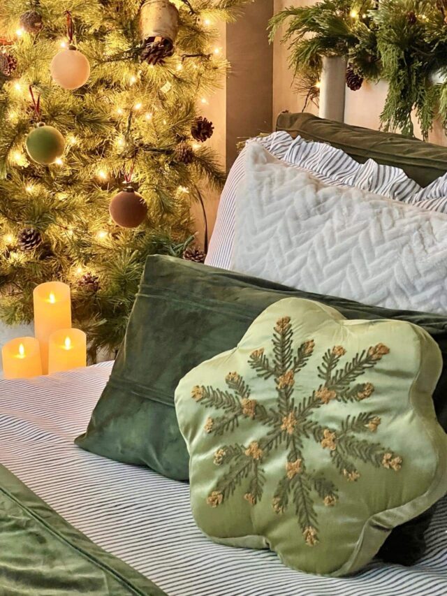 Deck the Beds: Cozy Christmas Bedroom Decorating Ideas