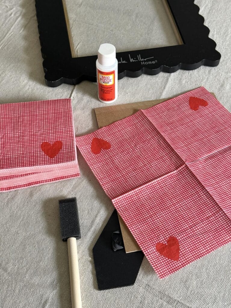 Paper napkins with heart design.